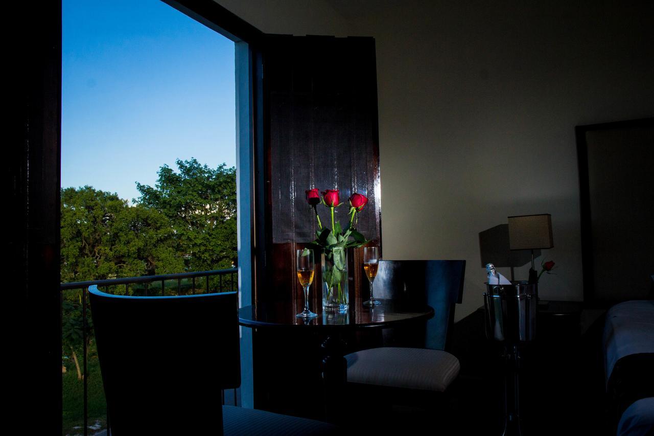 Hotel Hacienda De イサマル エクステリア 写真