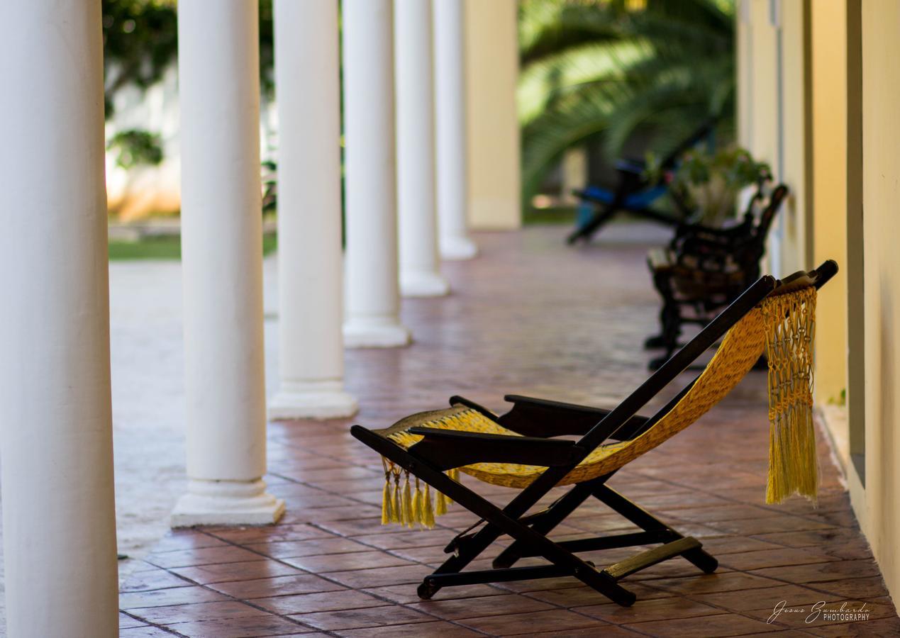 Hotel Hacienda De イサマル エクステリア 写真