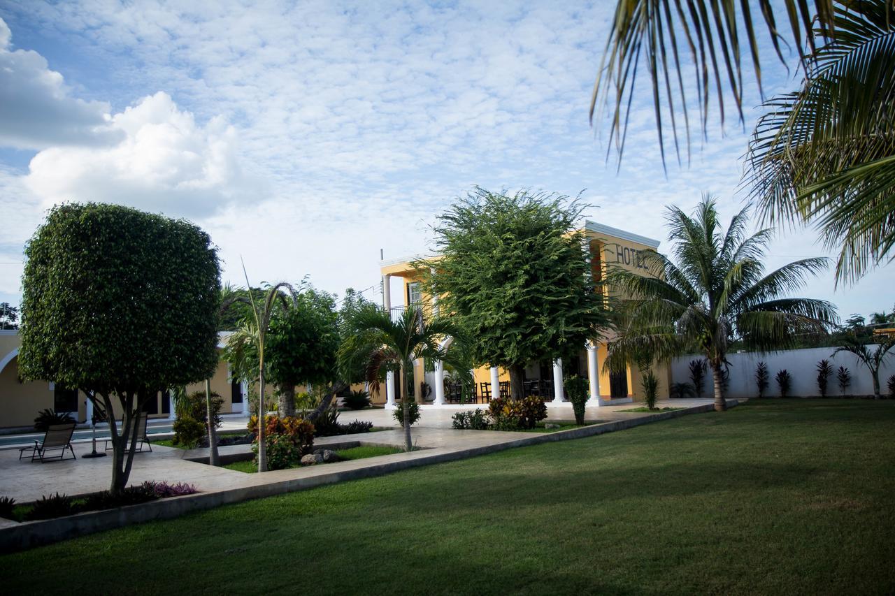 Hotel Hacienda De イサマル エクステリア 写真